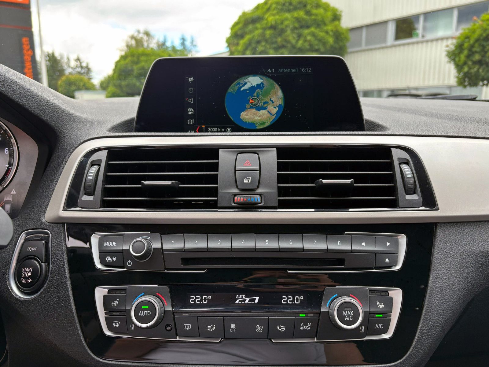 Fahrzeugabbildung BMW 118i Advantage Steptronic. ACC PDC NAV AHK SHZ