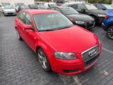 Audi A3 Sportback 2.0 FSI Attraction*AHK*KLIMATRONIC - Audi A3 aus 2005: 2.0