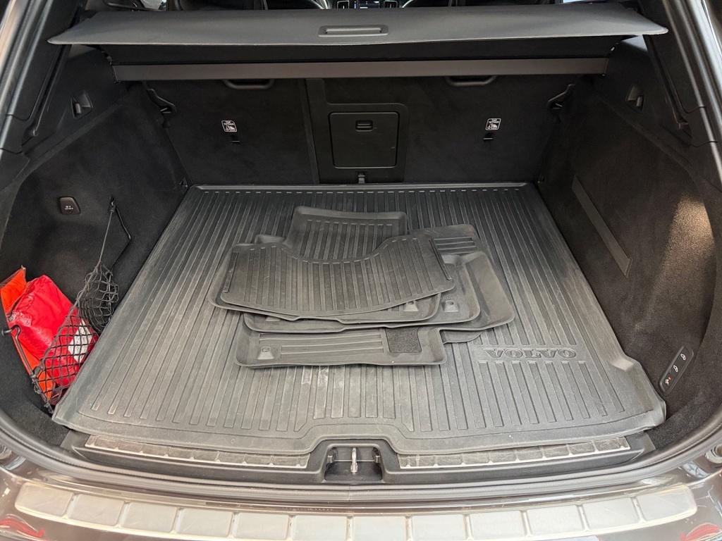 Volvo XC 60 B5 AWD INSCRIPTION SHZ LHZ NAVI KAMERA LED
