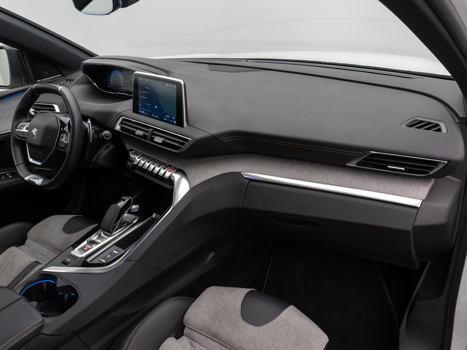 Fahrzeugabbildung Peugeot 3008 Hybrid4 300 GT Panorama 360° Massage AHK