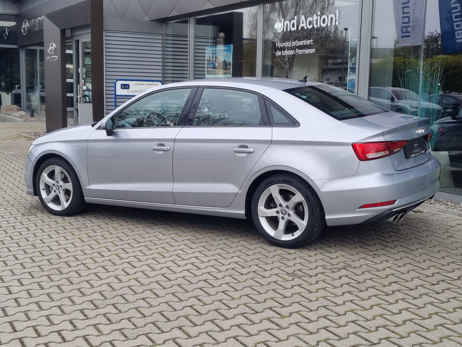 Fahrzeugabbildung Audi A3 Limousine 35 TFSI sport XENON NAVI SHZ