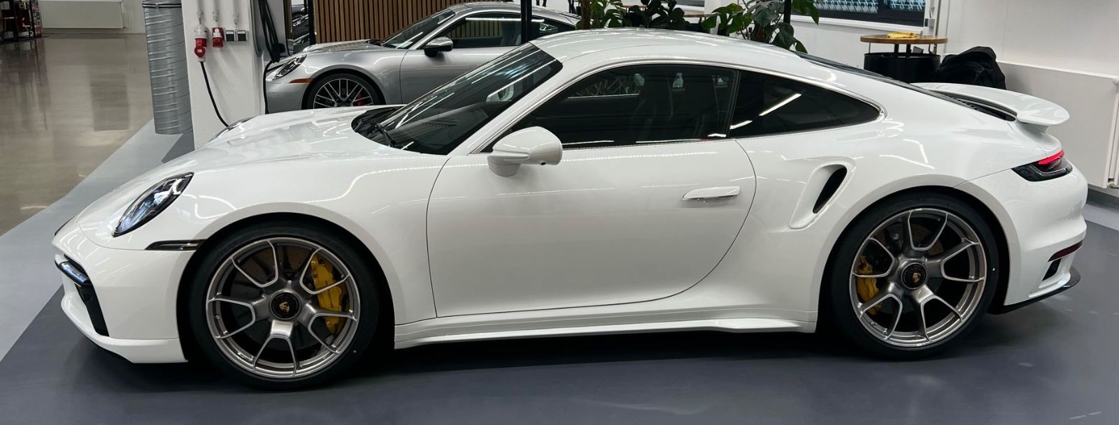 Fahrzeugabbildung Porsche 992 TURBO S COUPÉ EXCLUSIV INT BICOLOR LEDER TOP