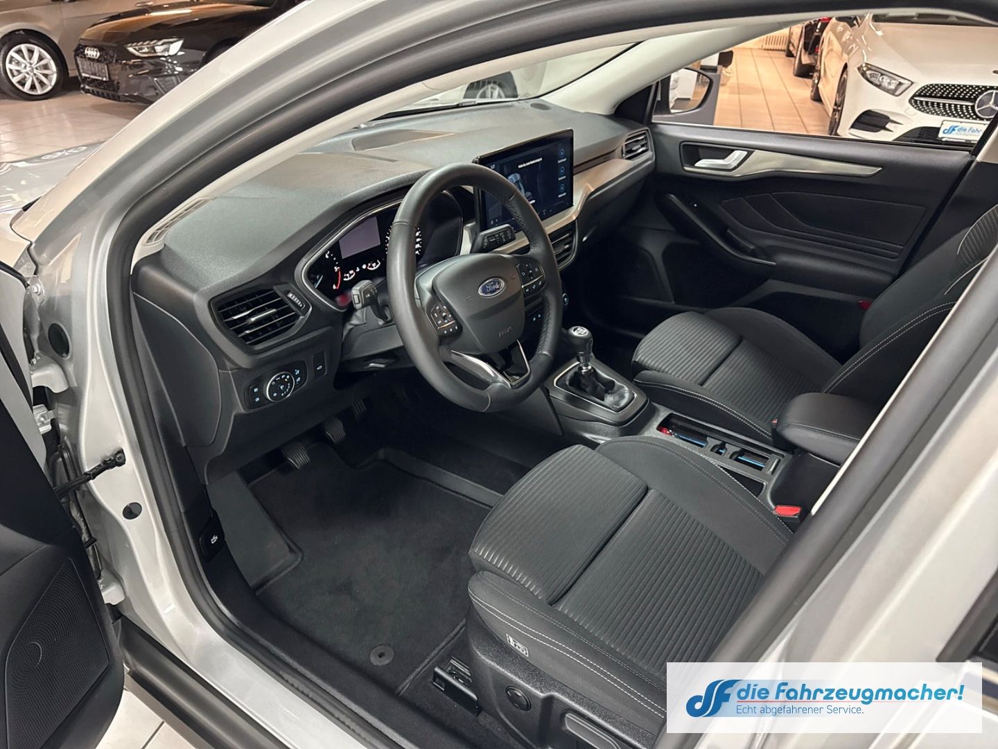 Fahrzeugabbildung Ford Focus Turnier Titanium Navi LED ACC El. Heckklap