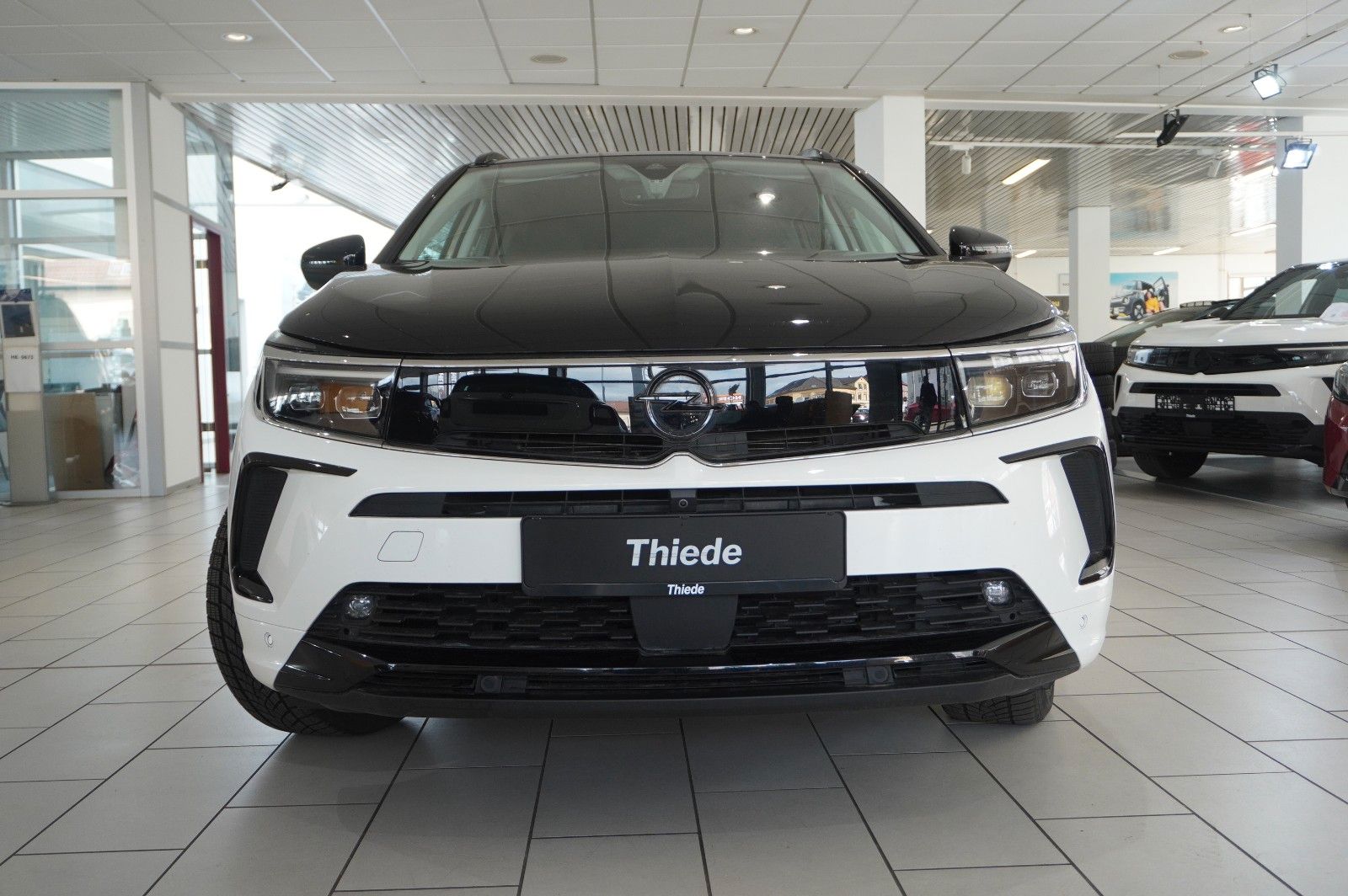 Fahrzeugabbildung Opel Grandland (X) 1.6T GSe HYBRID 4X4 NAVI/LED/SPORT