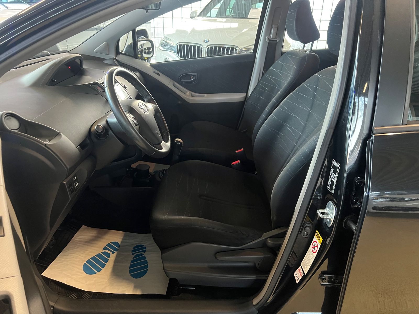 Fahrzeugabbildung Toyota Yaris Sol * TÜV/AU NEU *