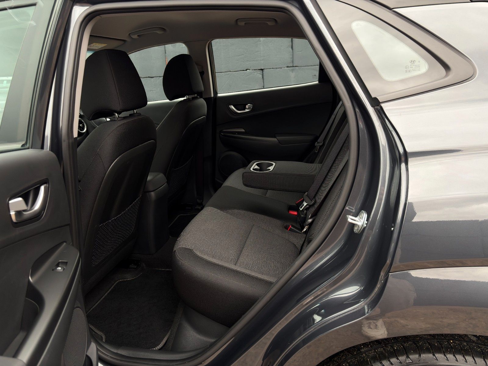 Fahrzeugabbildung Hyundai Kona Select Elektro Kamera CarPlay ACC SHZ LHZ