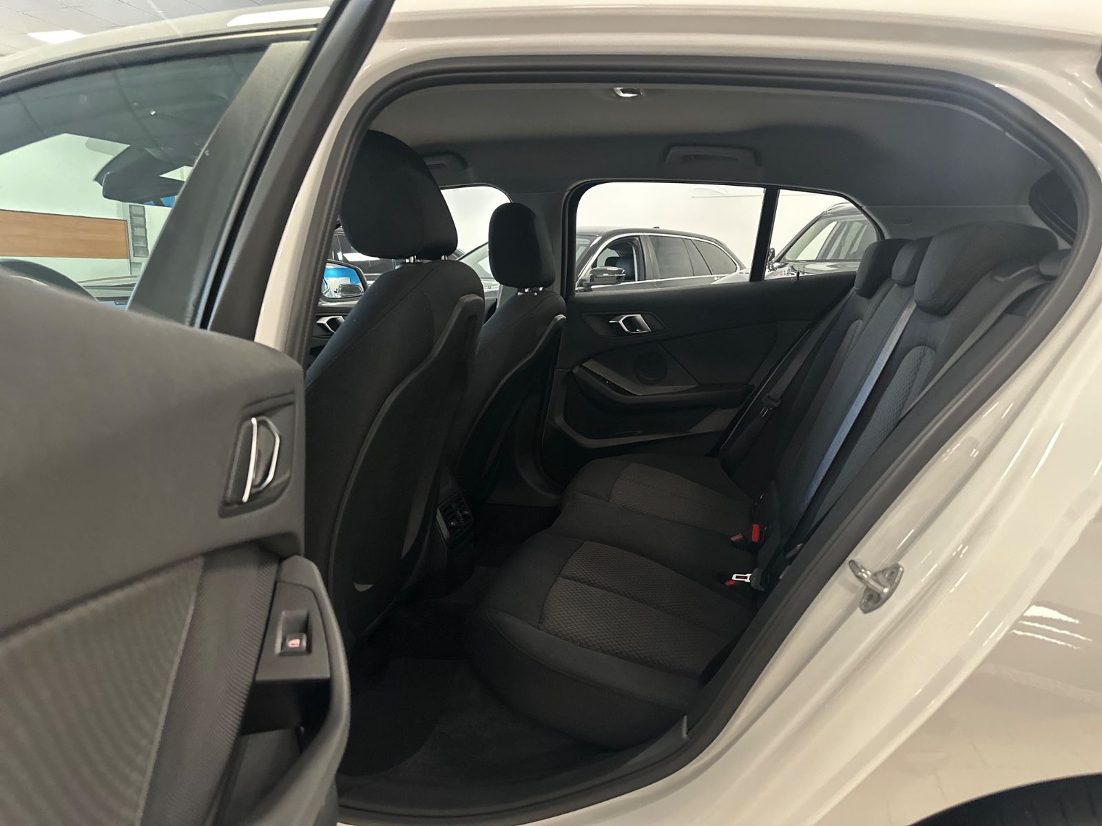 BMW 116d Aut/Navi/LED/SitzHeiz/ActivGuard/Tempomat foto 16