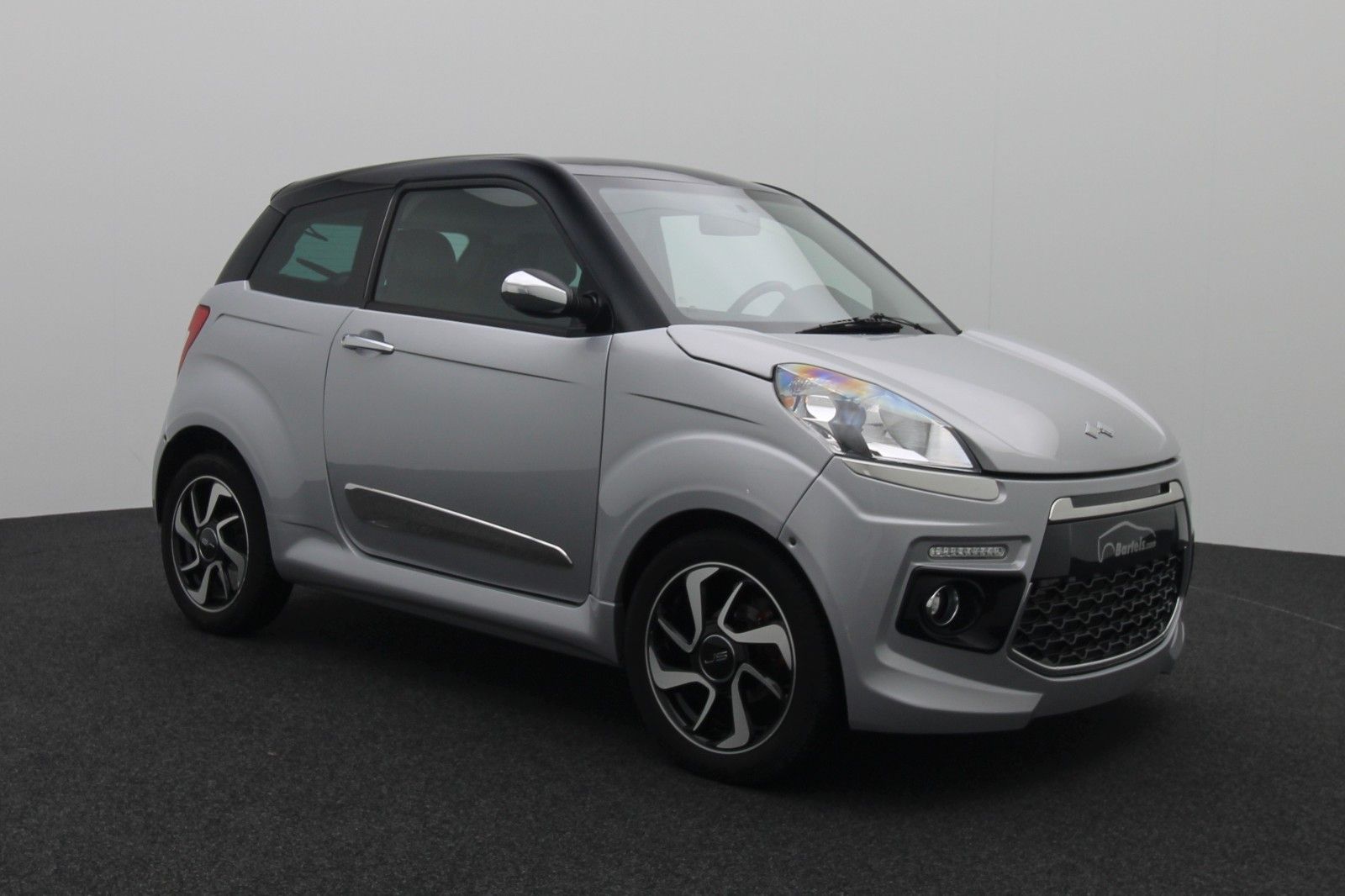 Fahrzeugabbildung Ligier JS 50 L *Fahren ab 15*