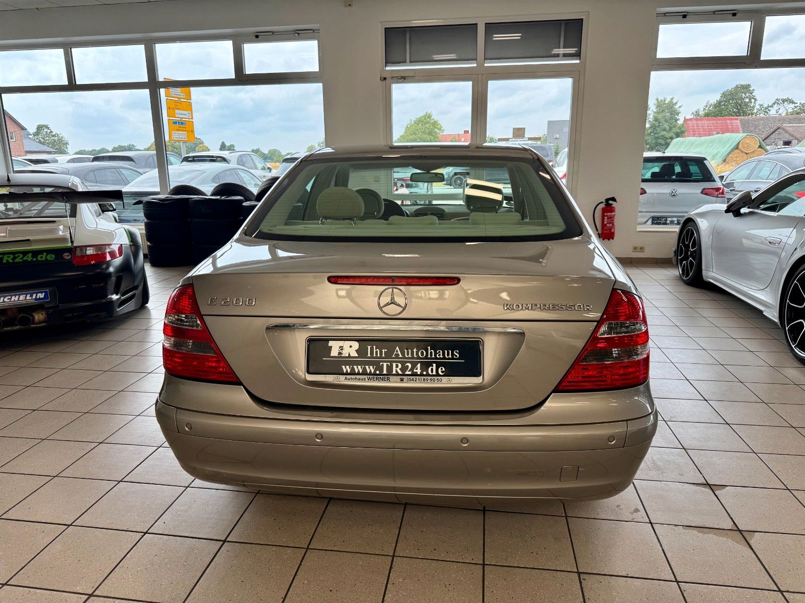 Fahrzeugabbildung Mercedes-Benz E 200 Classic