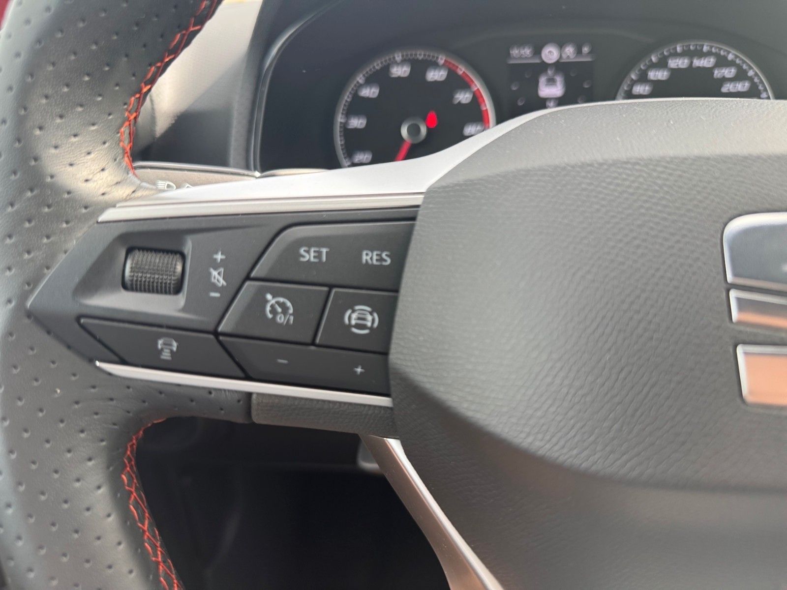 Fahrzeugabbildung SEAT Arona FR 1.5 TSI