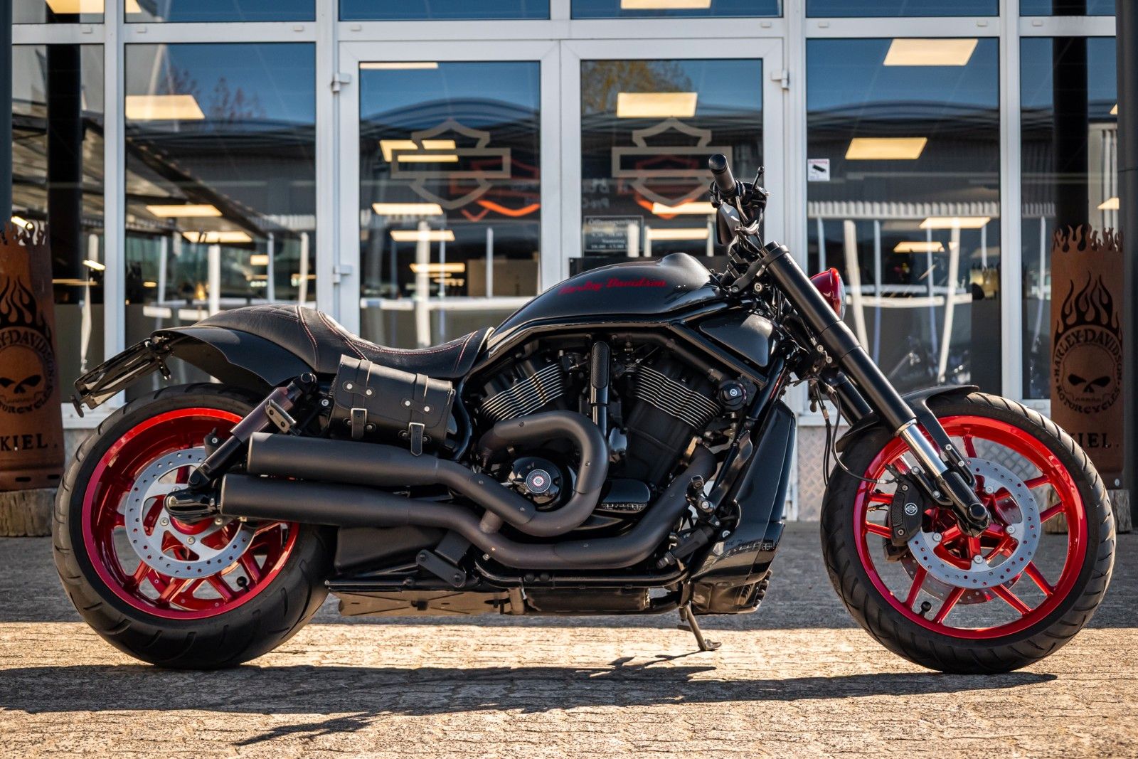 Fahrzeugabbildung Harley-Davidson VRSCDX Night Rod Special- Airride - Remus -