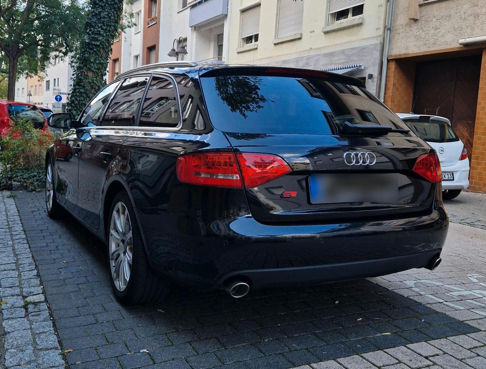 Audi A4 2011 — photo 5