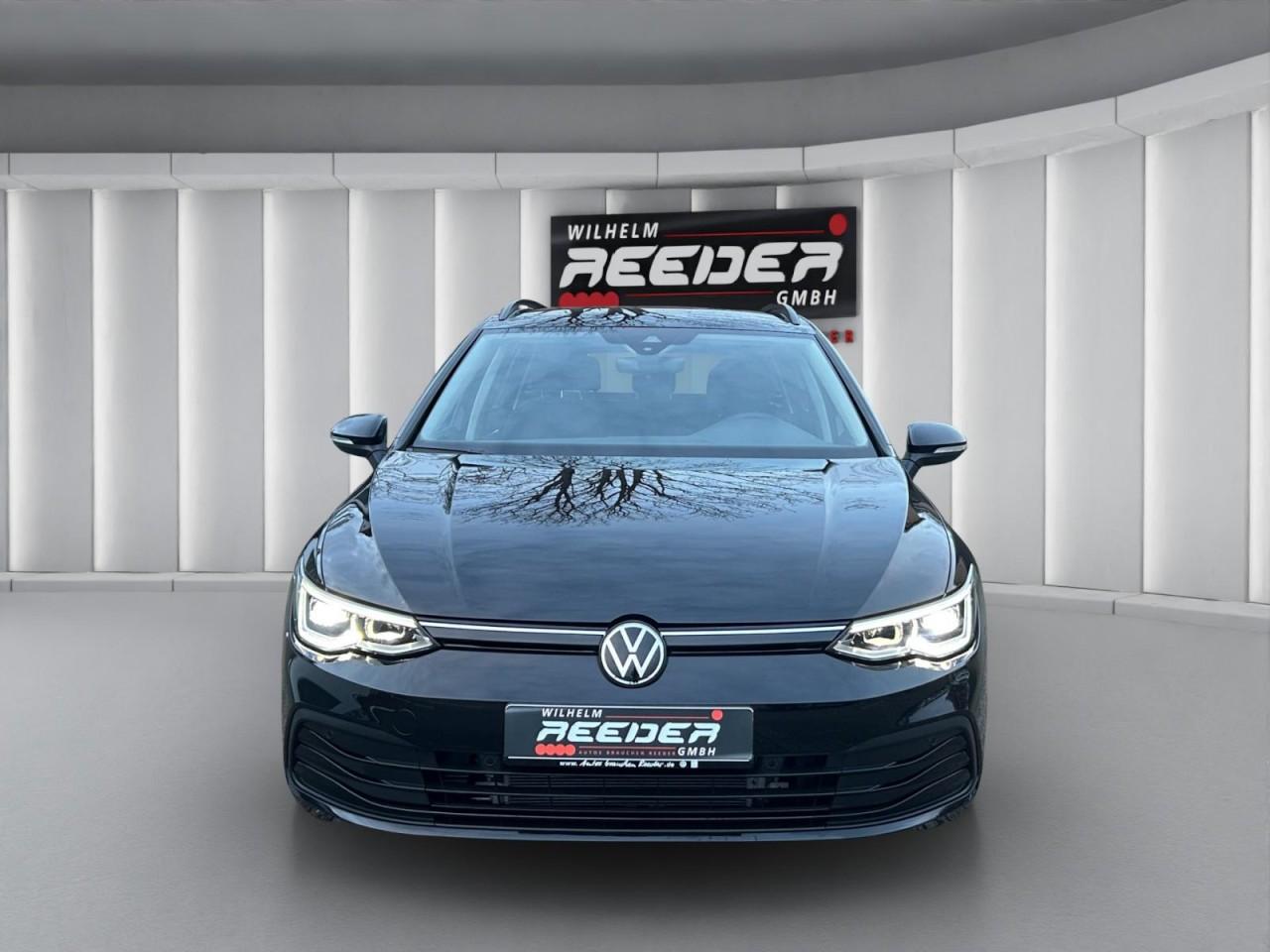 Volkswagen Golf VIII Variant 1.5 eTSI Life DSG+LED+Navi+ACC