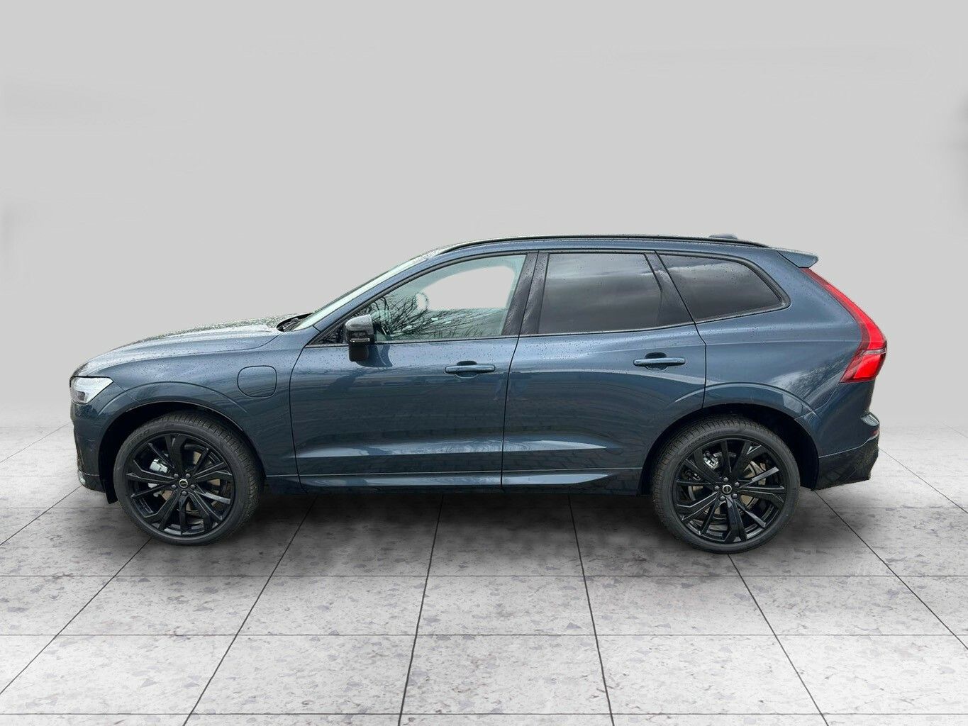 Volvo XC60 T8 PLUS BLACK ED. LAGOM AHK imagem 3