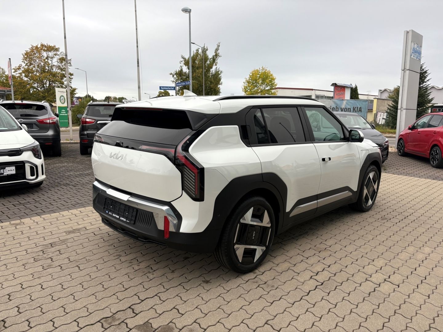 Fahrzeugabbildung Kia EV3 150 kW Earth KLIMA Harman&Kardon TotWinkAss