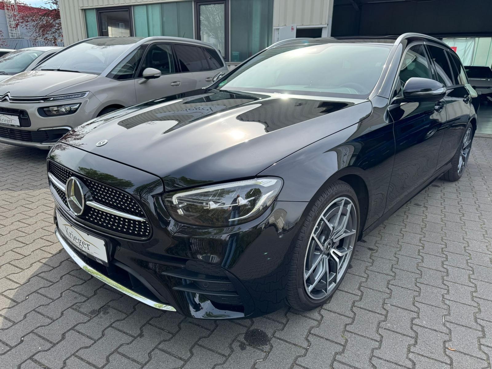 Mercedes-Benz E 220d *AMG*SCHIEBEDACH*LED*AHK*KAMERA*GARANTIE*