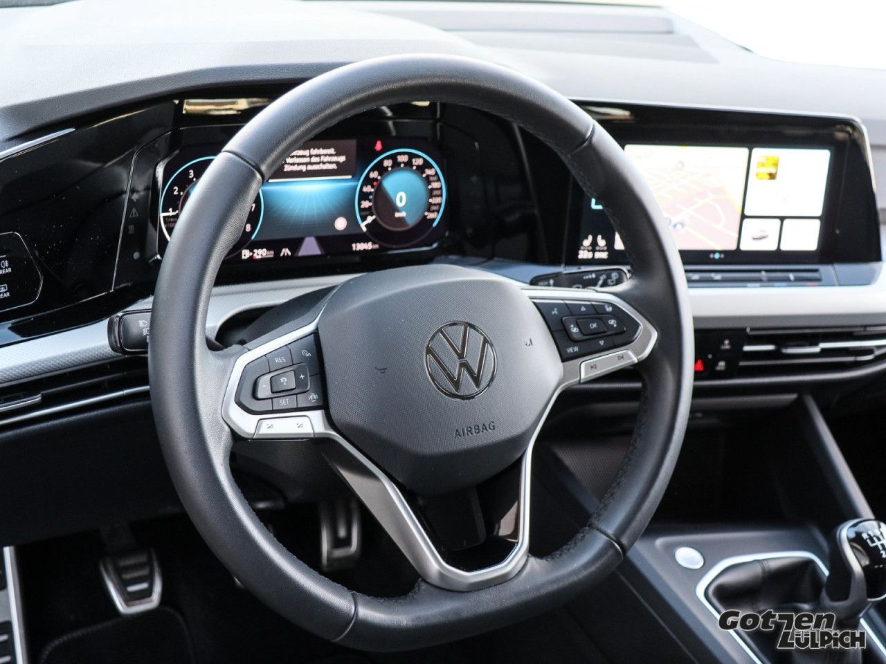 Fahrzeugabbildung Volkswagen Golf VIII Move1,5 TSI Navi ACC AHK Light Assist
