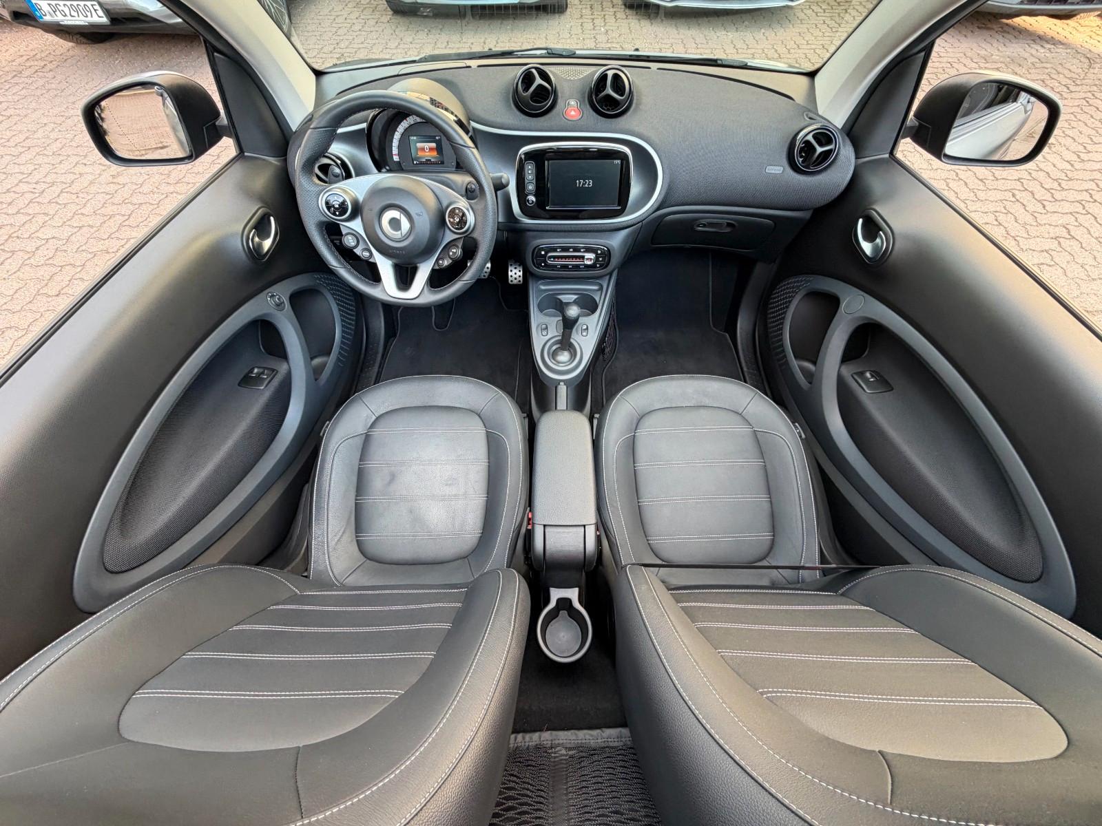 Smart fortwo 66kW Cabrio BRABUS tm*LEDER*NAVI*SHZ*