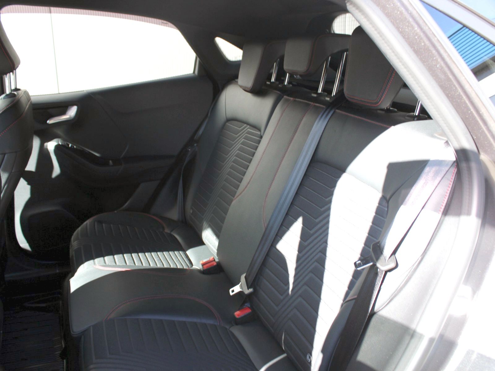 Fahrzeugabbildung Ford Puma ST-Line X 1,0 EcoBoost Mild Hybrid