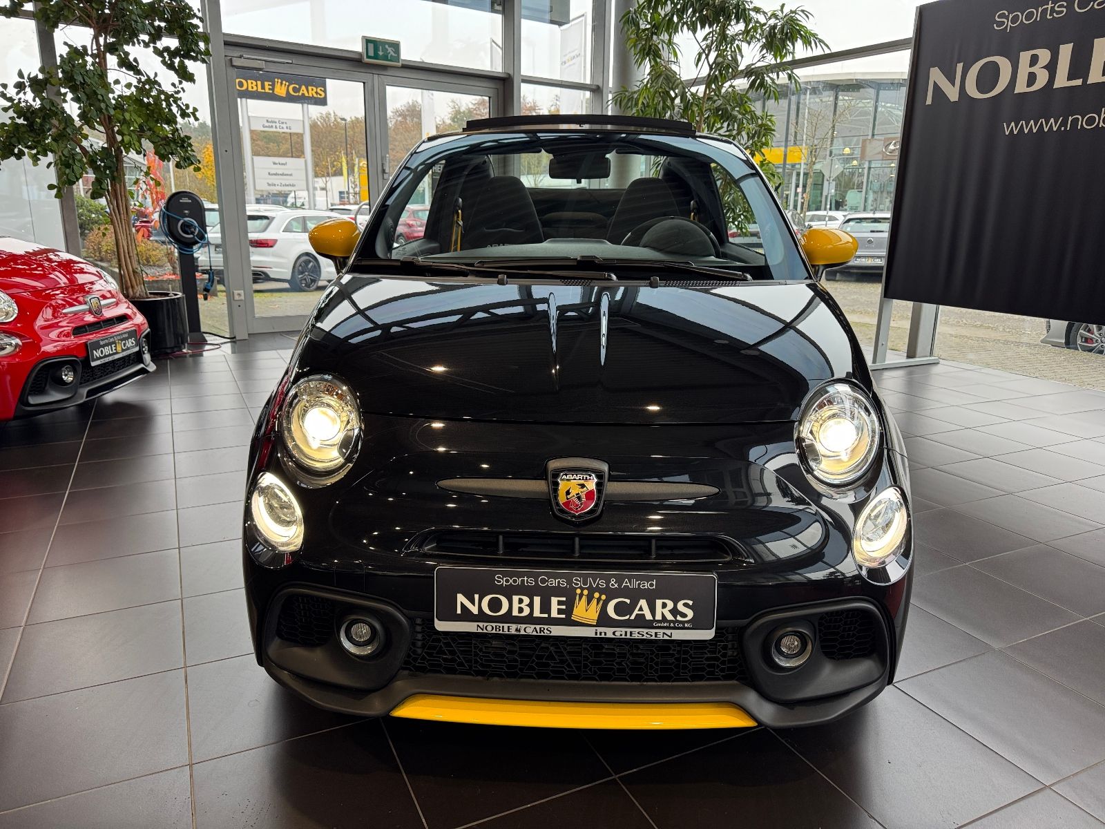 Fahrzeugabbildung Abarth 695C BEATS NAV DAB PDC ALU