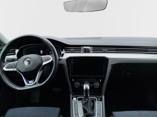 Fahrzeugabbildung Volkswagen Passat Variant GTE 1.4 P 115 TSID6F, Standheizun