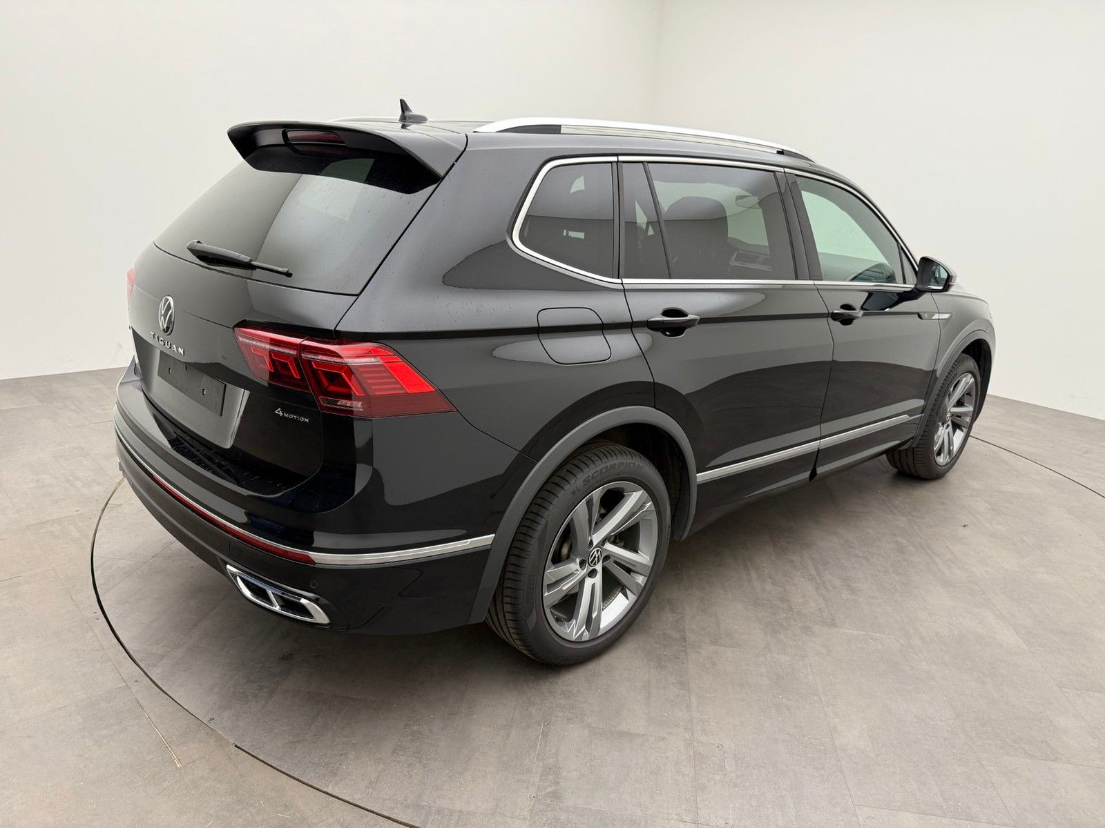Volkswagen Tiguan Allspace TSI DSG 4M R-Line 7Sitze PanoEA8 foto 19
