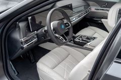 BMW M760 – 11 / 30