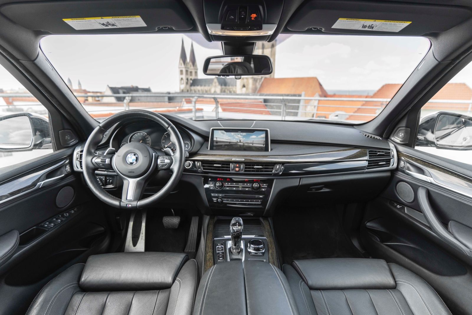 Fahrzeugabbildung BMW X5 XDrive 35d M-SPORTPAKET H&K HUD 360° CARPLAY