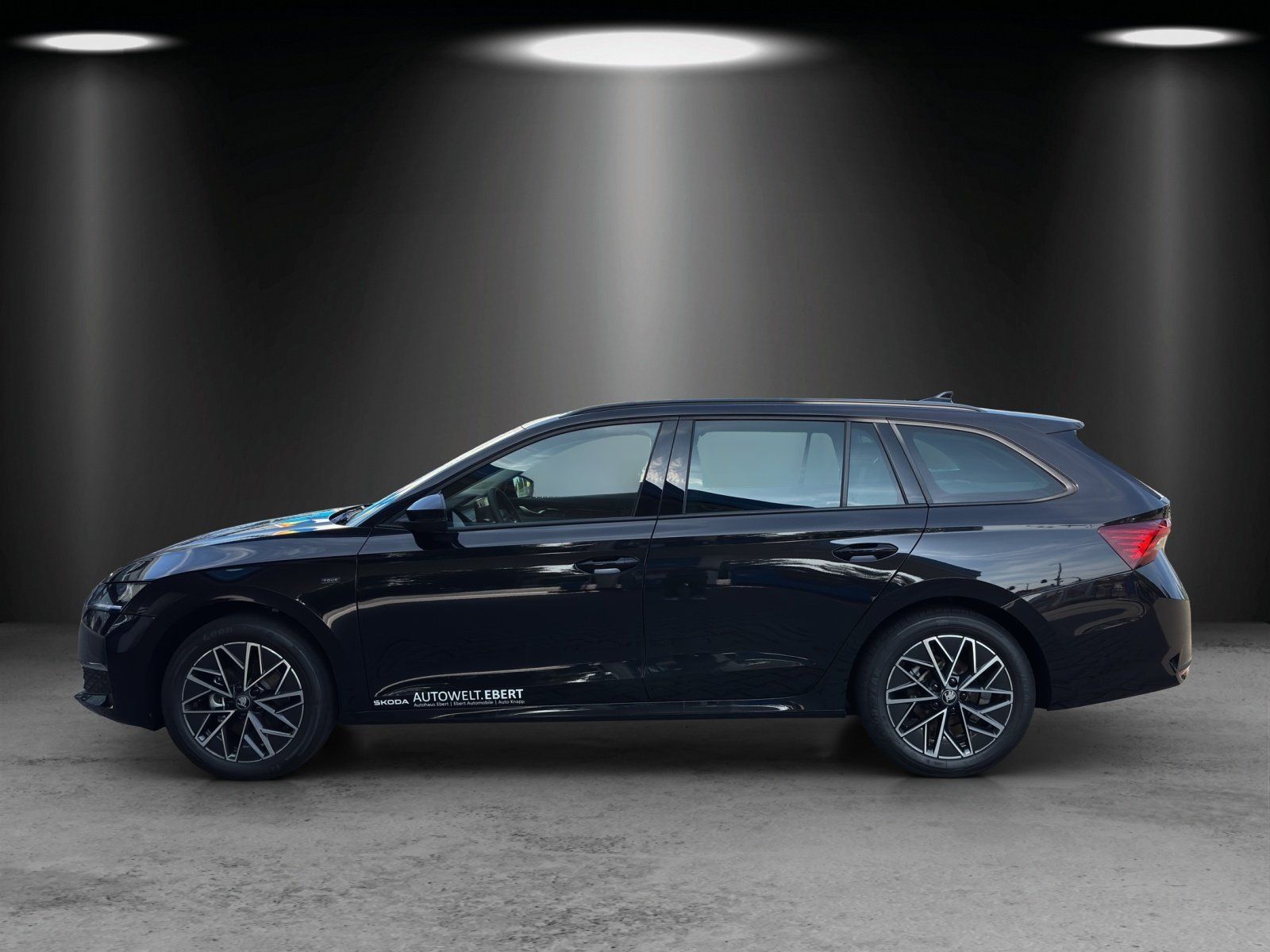 Fahrzeugabbildung SKODA Octavia Combi Tour 1,5 TSI 110 kW