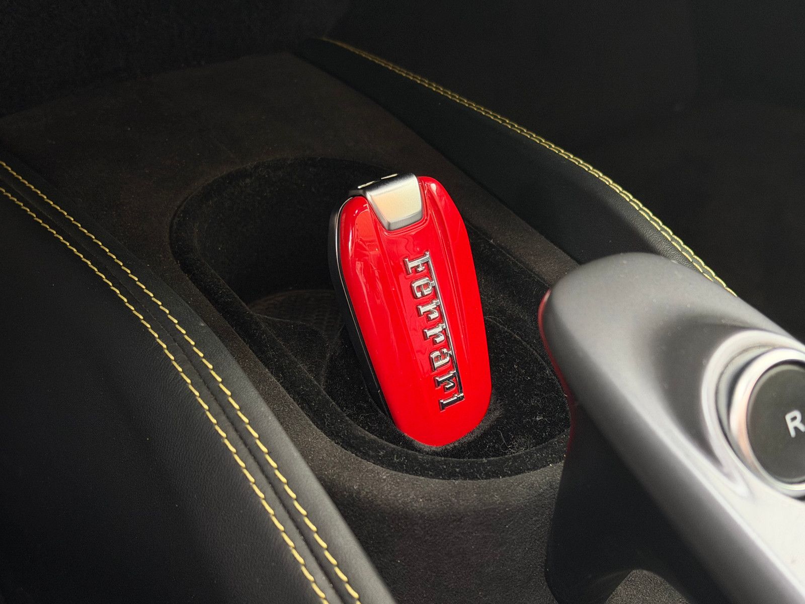 Fahrzeugabbildung Ferrari F8 Spider /LIFT/KAMERA/CARBON-LED-LENK./MEMORY