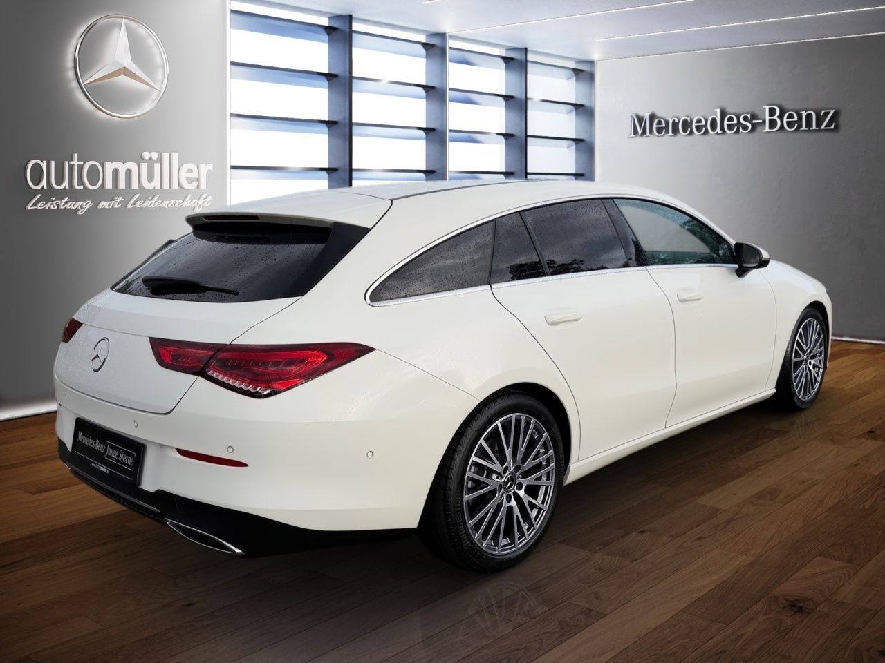Fahrzeugabbildung Mercedes-Benz CLA 180 SB AHK+MULTIB+STNDHZ+PANO+AMBIENTE+KAMER