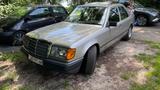 Mercedes-Benz 230 W124 - Mercedes-Benz W124 aus dem Jahr 1989