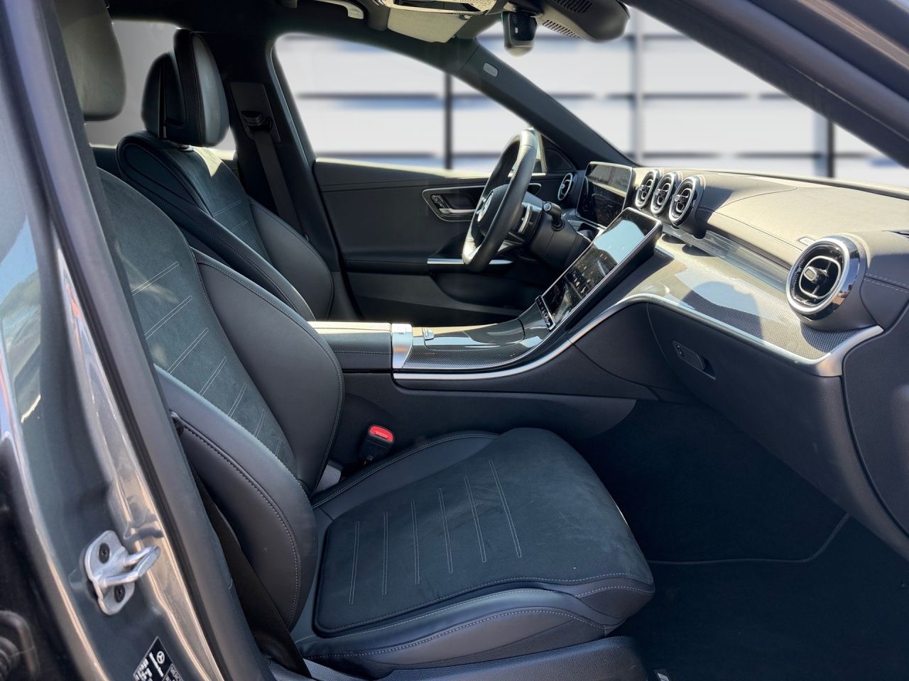Fahrzeugabbildung Mercedes-Benz C 300 d T AMG+AHK+AMBIENTE+EASYPACK+KAMERA+