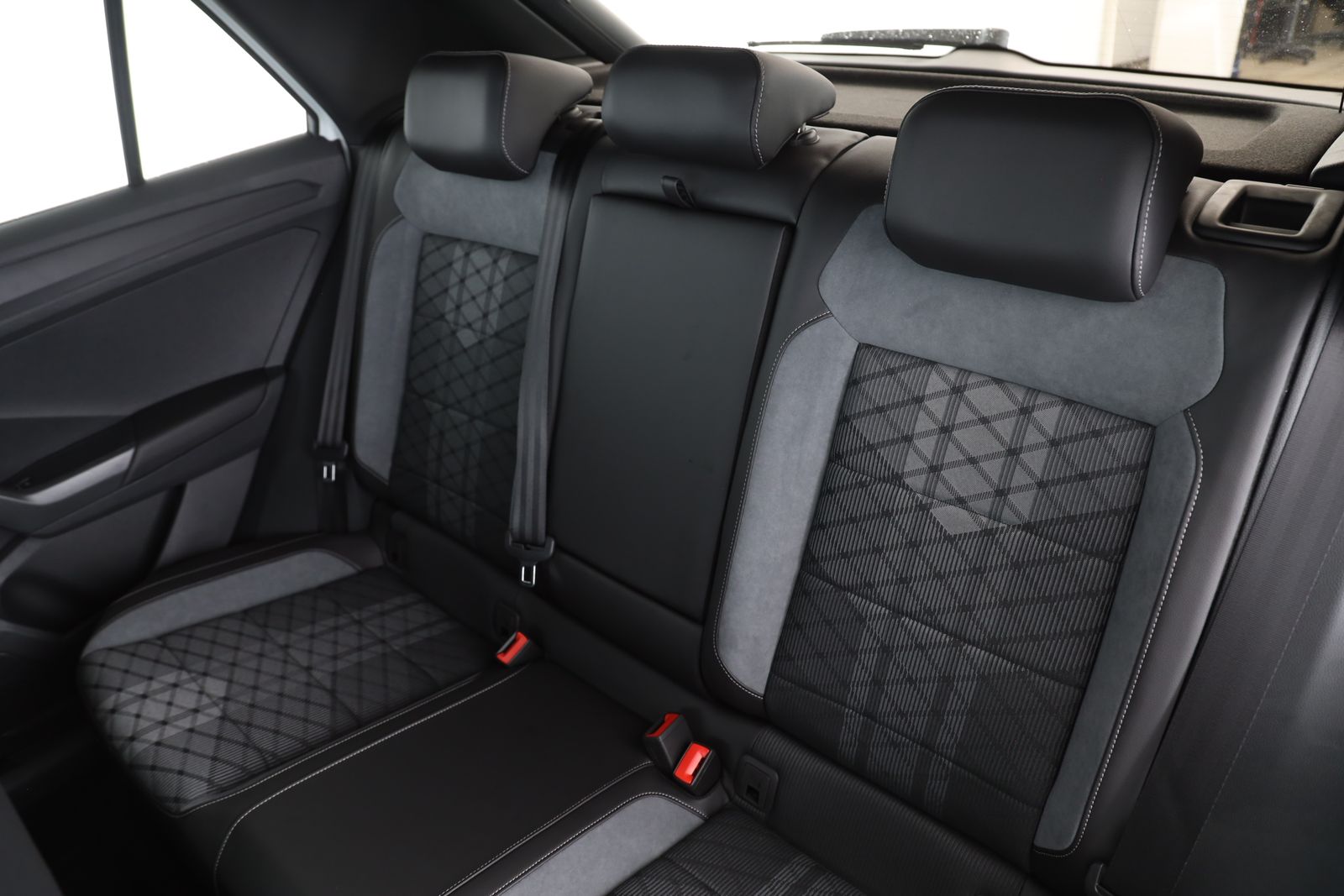 Volkswagen T-Roc - Bild 13