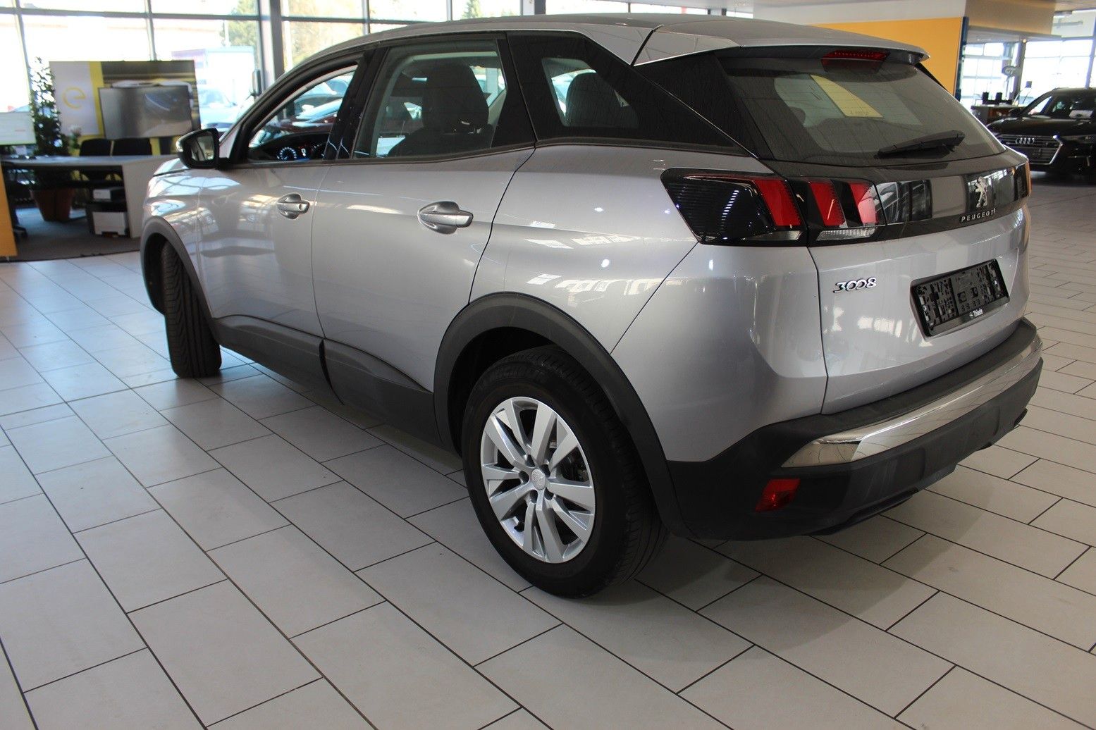 Fahrzeugabbildung Peugeot 3008 1.2T Active NAVI/LED/PDC/SPURASS./TEMPOMAT