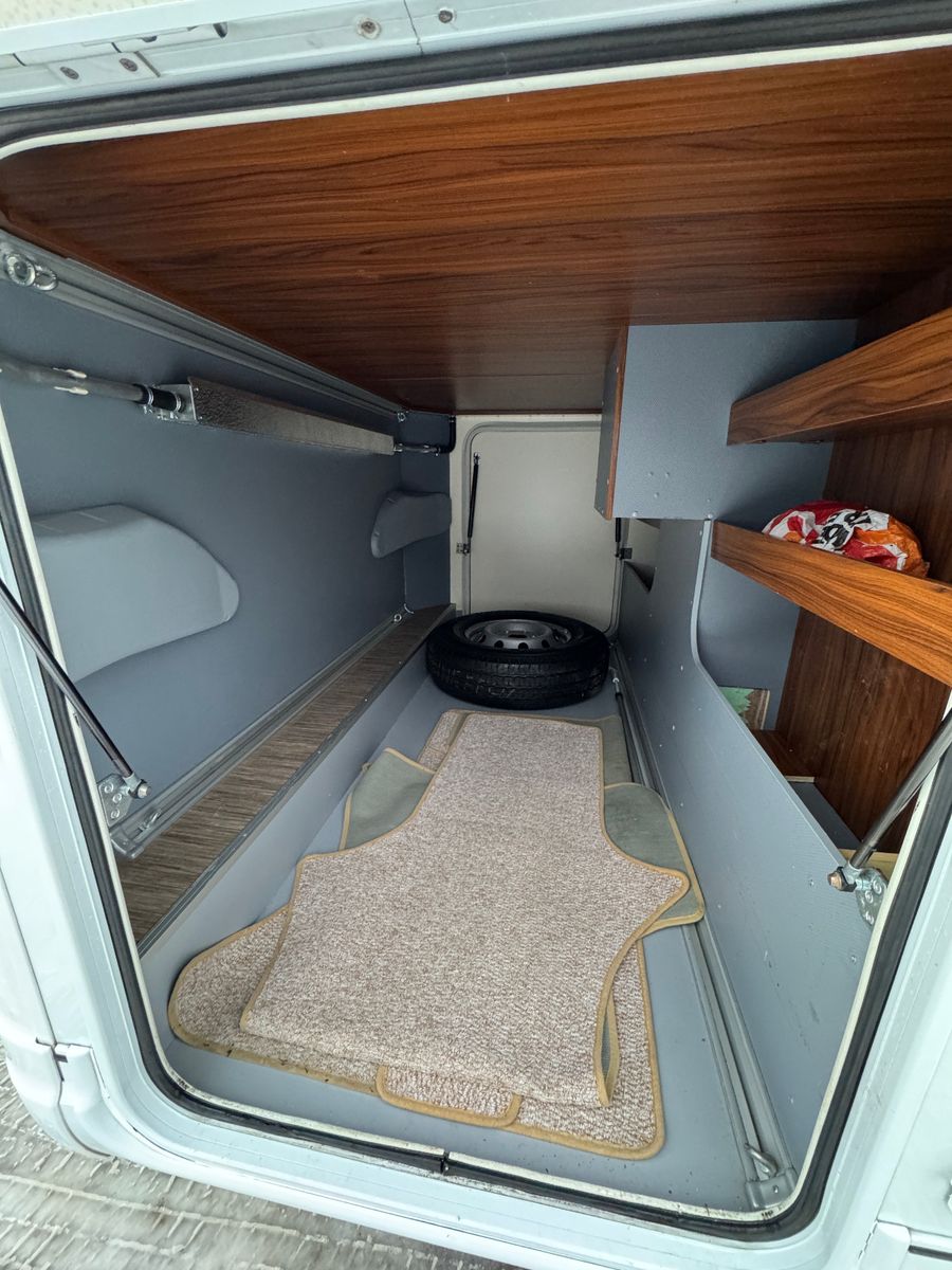 Fahrzeugabbildung Hobby PREMIUM DRIVE T 70 GE SOLAR SAT LITHIUM 2X TV