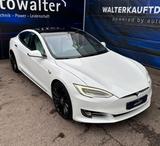 Tesla Model S - Gebrauchtwagen mit Navigationssystem