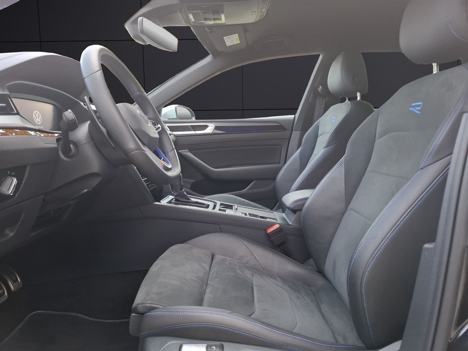 Fahrzeugabbildung Volkswagen Arteon SB R 4M  DSG LED AHK Navi AID ACC RFK SH