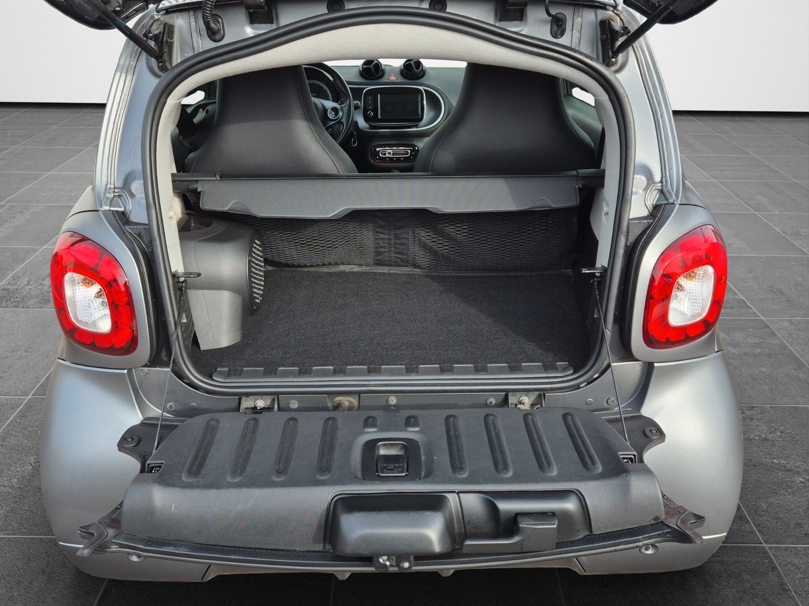 Fahrzeugabbildung Smart FORTWO COUPE BRABUS EDITION KAM LEDER BEATS