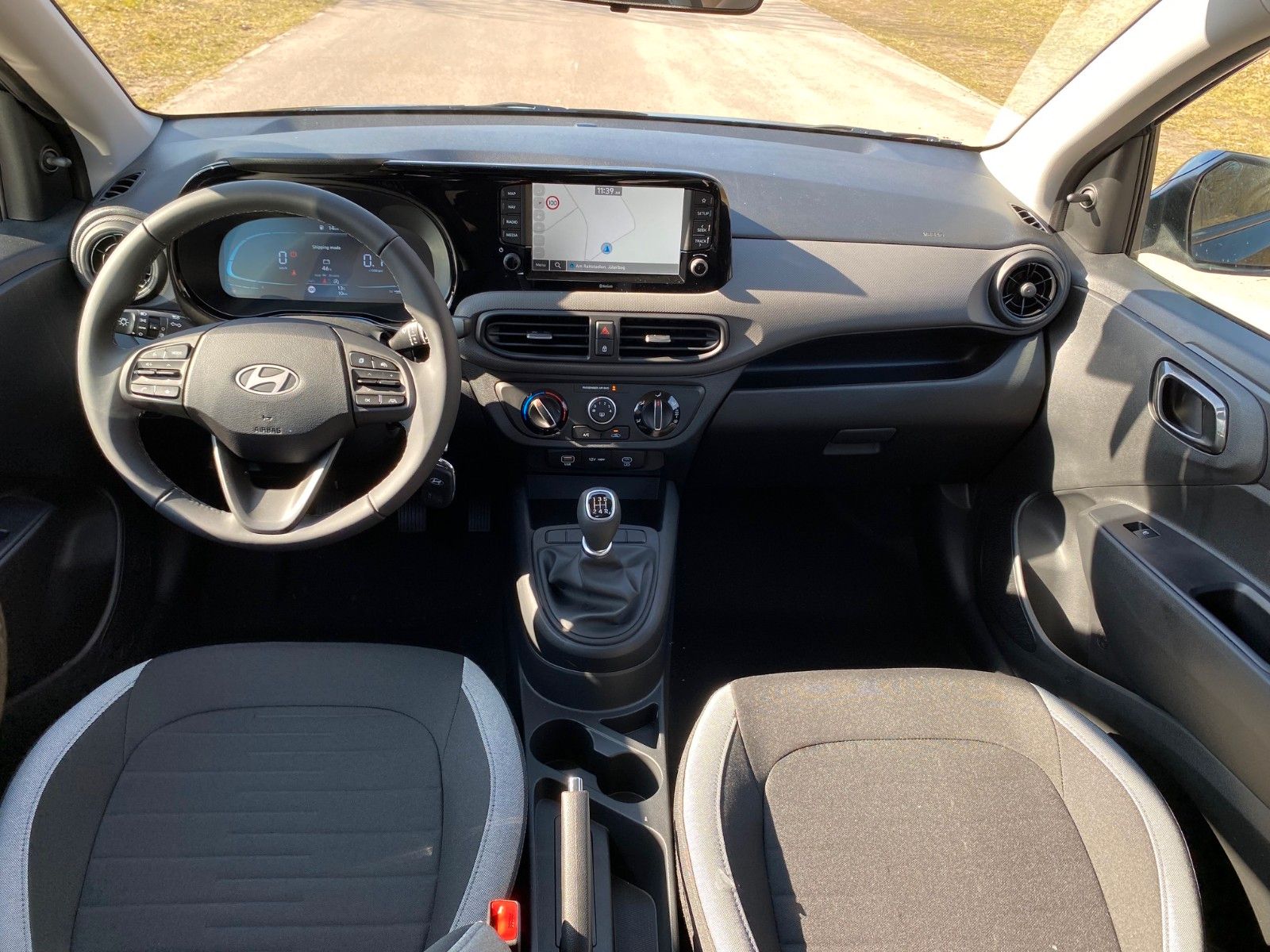 Fahrzeugabbildung Hyundai i10 1.0 Select *Navi*Klima*CarPlay*RFKamera*PDC*