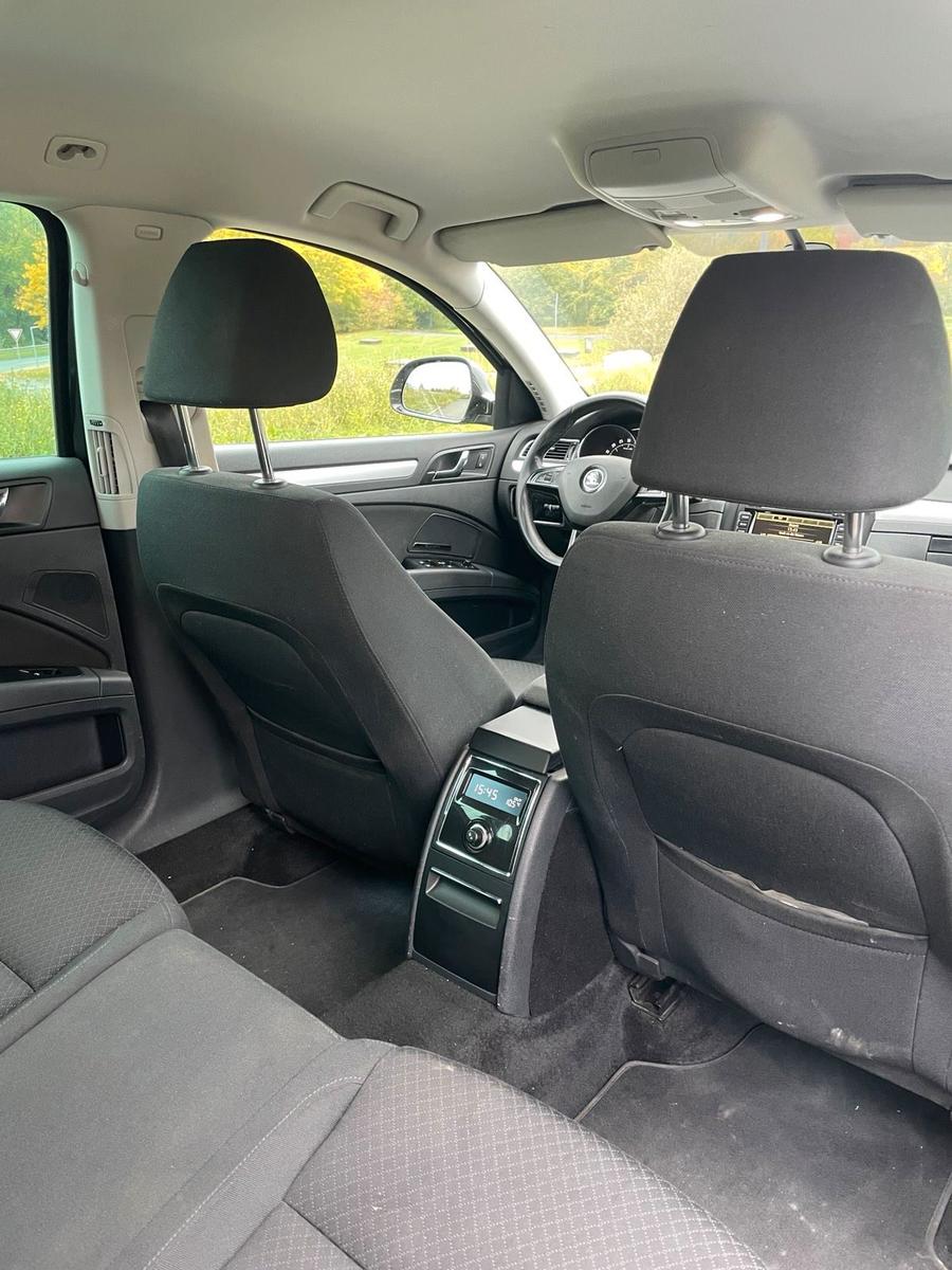 Skoda Superb 2013 — photo 12