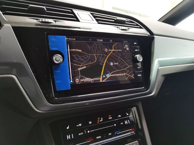 Touran 1.5 TSI ACTIVE NAVI AHK KAMERA DSG 7-Gang