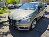BMW 225 2 Active Tourer 225 xe - mit Hybrid-Antrieb: Gold