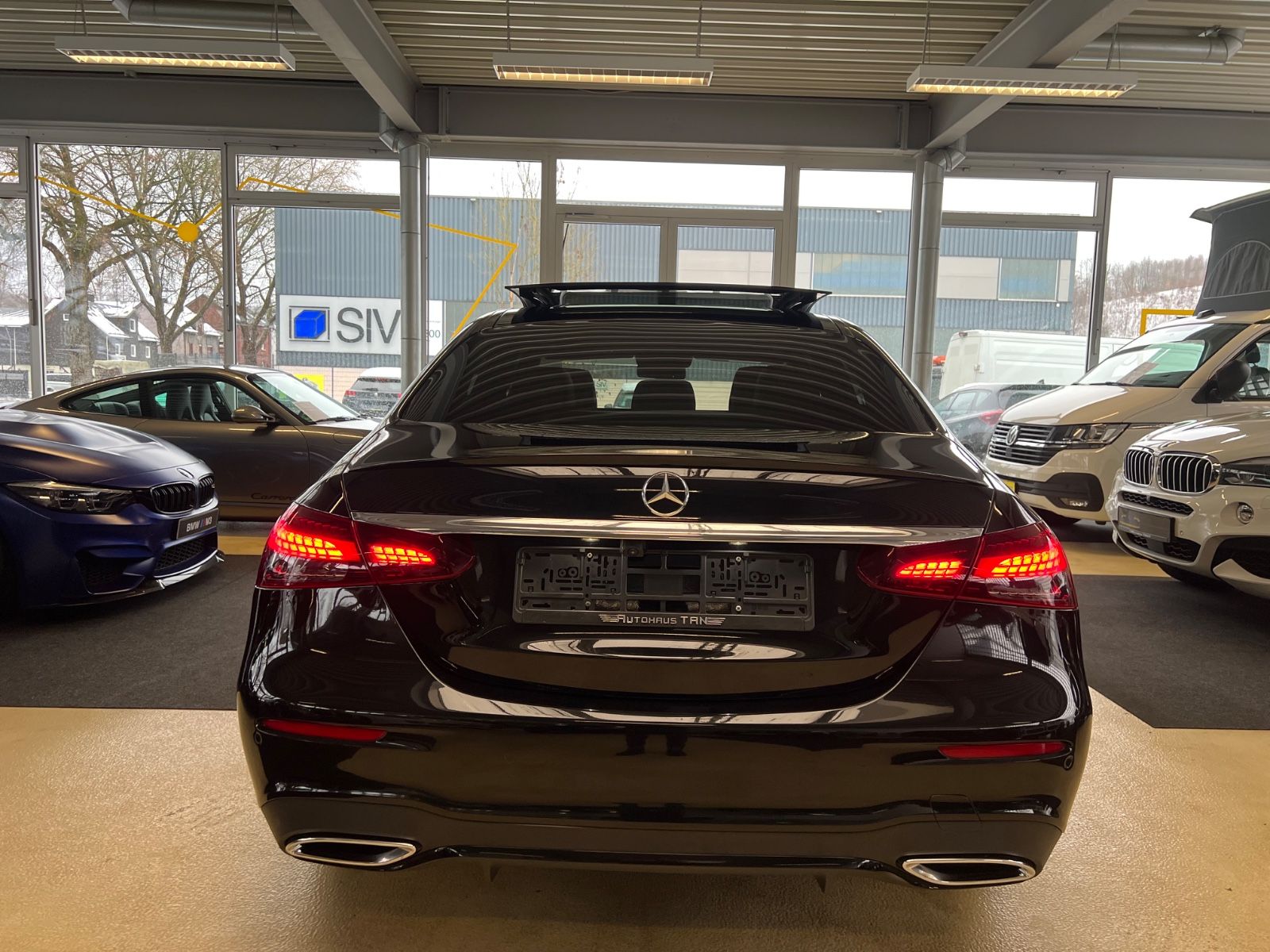 Fahrzeugabbildung Mercedes-Benz E 400 d 4Matic AMG LINE *PANO*designo-manufaktur