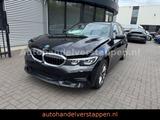 BMW 318d Touring Sport Line 110KW Leder Navi LED - BMW 318 Unfallwagen
