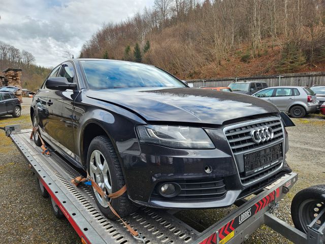 Audi A4 Lim. Attraction 1;8 BENZIN +EURO5+NAVI+KLIMA