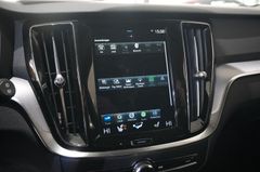 Fahrzeugabbildung Volvo V60 Kombi 2.0D MOMENTUM NAVI/LED/KAMERA/VIRT/AHK