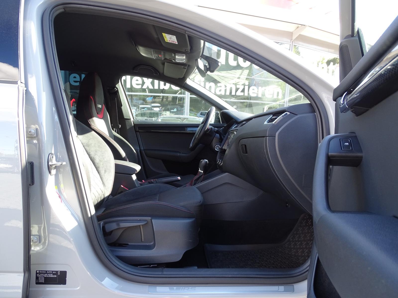 Skoda Octavia Combi 2.0 RS 245 LED Navi ACC SmartLink
