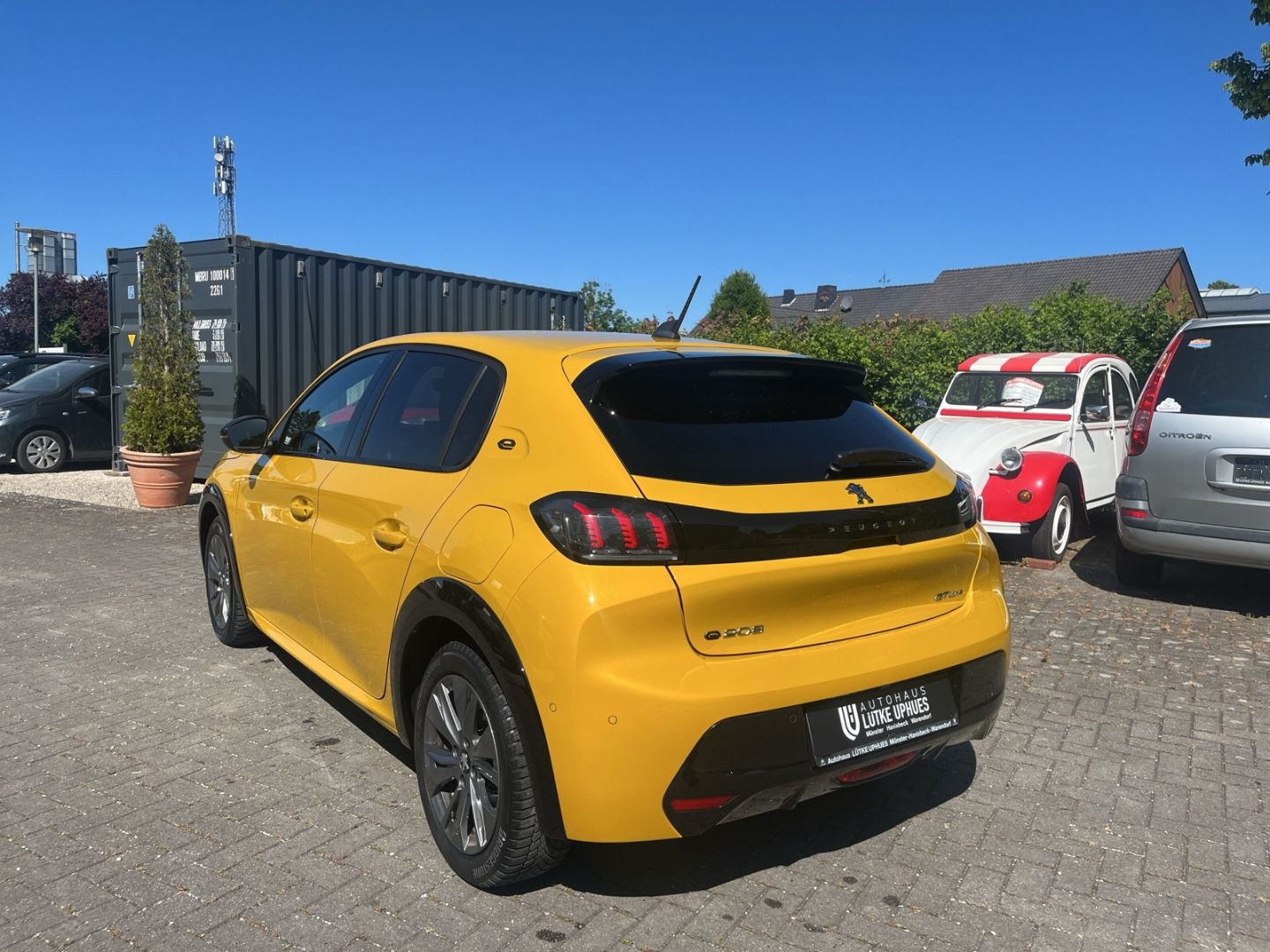 Fahrzeugabbildung Peugeot 208 GT-Line Elektro 136 Sportpaket Navi  CarPlay