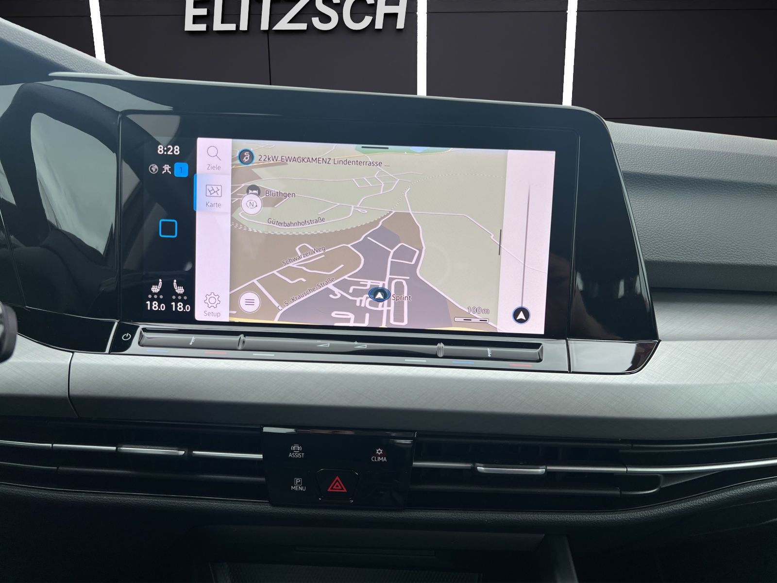 Fahrzeugabbildung Volkswagen Golf VIII Variant TSI Life LED Navi AID ACC PDC